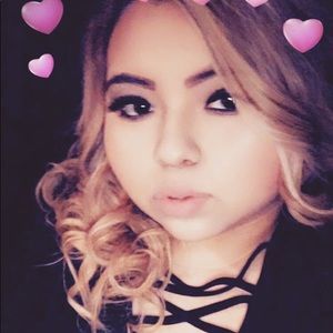 Meet your Posher, Crystal